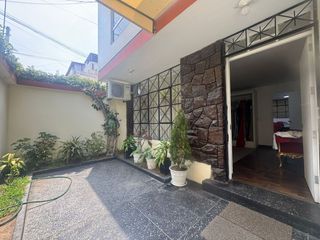 Foto 8 de Venta de Casa en Esquina Frente a Parque – Santa Catalina, La Victoria