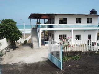 Foto 2 de VENDO CASA CON TERRENO- PEDERNALES- ESMERALDAS