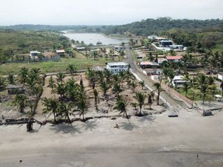 Foto 3 de VENDO CASA CON TERRENO- PEDERNALES- ESMERALDAS