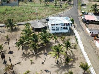 Foto 5 de VENDO CASA CON TERRENO- PEDERNALES- ESMERALDAS