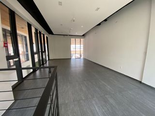 Foto 3 de Local comercial de arriendo en cumbayá dentro de plaza comercial