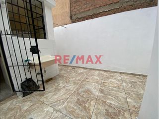Foto 12 de ID: 1144940 Alquiler De Casa Frente A Parque