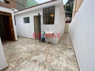 Foto 13 de ID: 1144940 Alquiler De Casa Frente A Parque