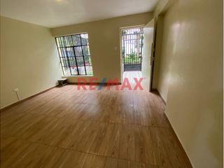 Foto 14 de ID: 1144940 Alquiler De Casa Frente A Parque