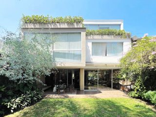 Foto 1 de Linda casa, 340 m2, La Aurora, 3 plantas, 3 dorms, 5 baños, 2 cocheras