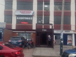 Foto 1 de EDIFICIO DE OFICINAS EN AV LA MOLINA CUADRA SIETE