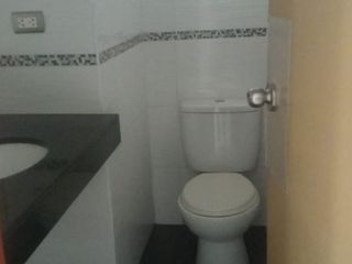 Foto 12 de EDIFICIO DE OFICINAS EN AV LA MOLINA CUADRA SIETE