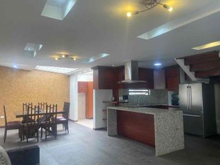 Foto 7 de casa en venta en puertas de sol batán San Sebastián de 3 pisos 4 habitaciones
