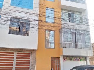 Foto 2 de ALQUILO DPTO EN PRIMER PISO CON COCHERA EN SANTA LUCYANA, CARABAYLLO 🏡 🚗✨