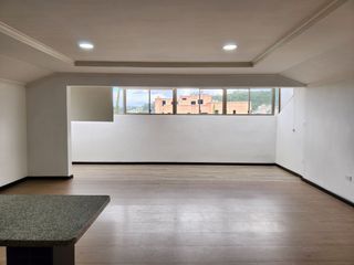 Foto 1 de Departamento en arriendo, Av Paucarbamba, Cuenca