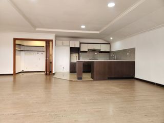 Foto 3 de Departamento en arriendo, Av Paucarbamba, Cuenca