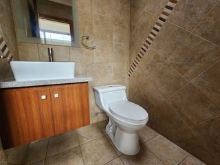 Foto 7 de Departamento en arriendo, Av Paucarbamba, Cuenca