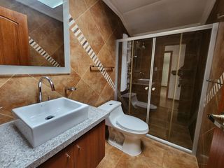 Foto 9 de Departamento en arriendo, Av Paucarbamba, Cuenca
