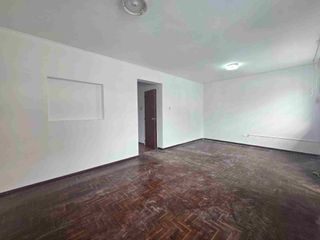 Foto 12 de Oportunidad Única en SMP Casa 3 pisos a Precio de Ocasión