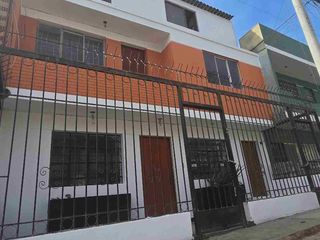 Foto 1 de Oportunidad Única en SMP Casa 3 pisos a Precio de Ocasión