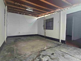 Foto 4 de Oportunidad Única en SMP Casa 3 pisos a Precio de Ocasión