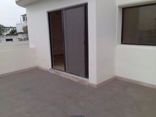 Foto 13 de En alquiler casa de 4 dormitorios en Ceibos Norte