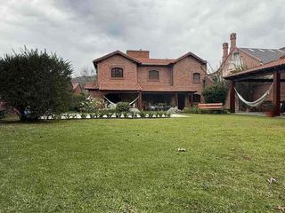 Foto 1 de VENTA CATEGORÍA CASA EN SALTA TRES CERRITOS CON PILETA