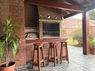 Foto 2 de VENTA CATEGORÍA CASA EN SALTA TRES CERRITOS CON PILETA