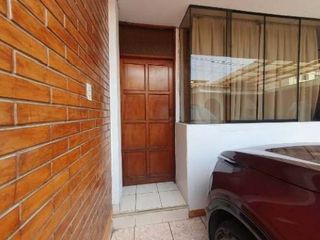 Foto 7 de VENTA CASA EN SURCO CERCA DE PARQUE