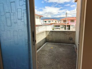 Foto 4 de Amplia casa independiente de arriendo en Sangolquí en Urbanización cerrada $600 incluida alícuota.