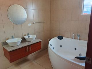 Foto 7 de Amplia casa independiente de arriendo en Sangolquí en Urbanización cerrada $600 incluida alícuota.