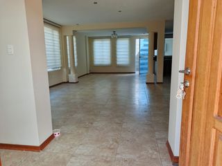 Foto 21 de Amplia casa independiente de arriendo en Sangolquí en Urbanización cerrada $600 incluida alícuota.