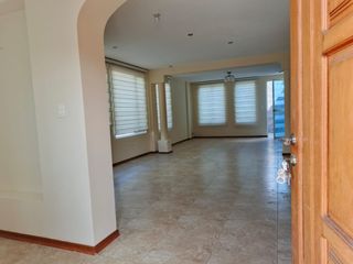 Foto 22 de Amplia casa independiente de arriendo en Sangolquí en Urbanización cerrada $600 incluida alícuota.