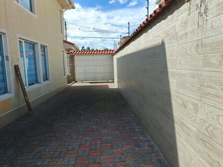 Foto 26 de Amplia casa independiente de arriendo en Sangolquí en Urbanización cerrada $600 incluida alícuota.