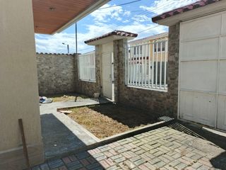 Foto 27 de Amplia casa independiente de arriendo en Sangolquí en Urbanización cerrada $600 incluida alícuota.