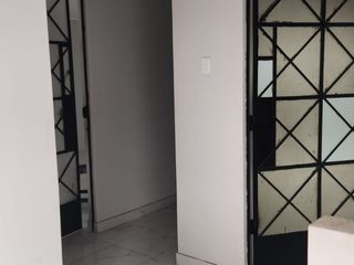 Foto 10 de Alquilo Local Comercial en Av principal -Santa Anita