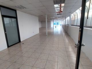 Foto 4 de Venta o Alquiler 8700m2 Bodegas Oficinas Quito, Av Galo Plaza Panamericana Norte