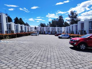 Foto 5 de Conocoto casa esquinera en conjunto opción a tercera planta $62.000