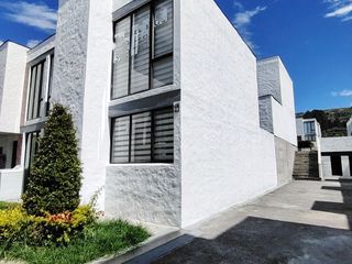 Foto 7 de Conocoto casa esquinera en conjunto opción a tercera planta $62.000