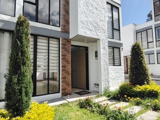 Foto 2 de Conocoto casa esquinera en conjunto opción a tercera planta $62.000
