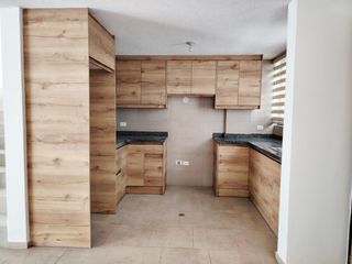 Foto 24 de Conocoto casa esquinera en conjunto opción a tercera planta $62.000