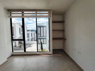 Foto 15 de Conocoto casa esquinera en conjunto opción a tercera planta $62.000