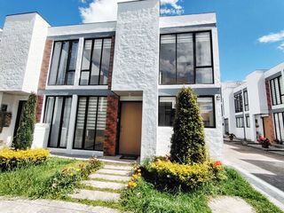 Foto 3 de Conocoto casa esquinera en conjunto opción a tercera planta $62.000