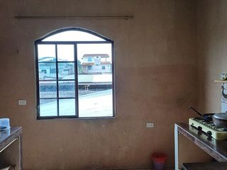 Foto 4 de SE VENDE CASA RENTERA DE DOS PLANTAS + TERRAZA, 220 M² LA CONCORDIA - SANTO DOMINGO - ECUADOR