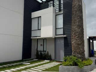 Foto 1 de Casa por estrenar en Tumbaco – $743 mensuales (incluye alícuota)