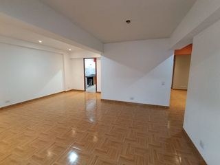 Foto 8 de Vendo Departamento En Segundo Piso De 133M2 En Villa Maria Del Triunfo