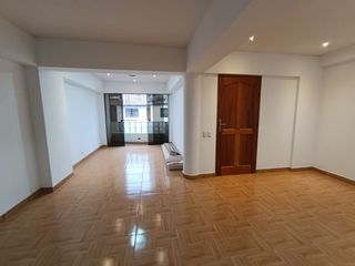 Foto 1 de Vendo Departamento En Segundo Piso De 133M2 En Villa Maria Del Triunfo
