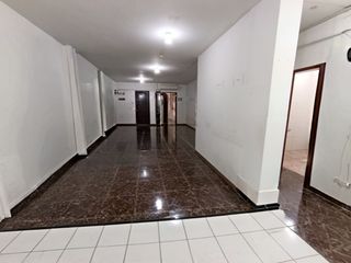 Foto 1 de Alquiler De Local En Primer Piso De 119M2 Entre Avenidas Alisos y Universitaria. SMP
