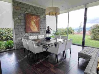 Foto 2 de Casa Moderna en Venta con espacios verdes