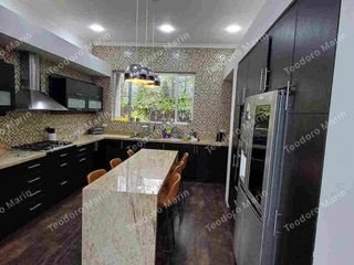 Foto 5 de Casa Moderna en Venta con espacios verdes