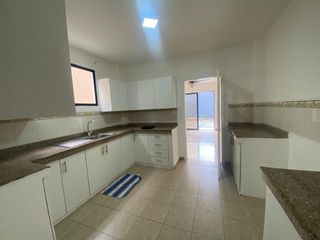 Foto 6 de CASA EN VENTA URB. VÍA AL SOL