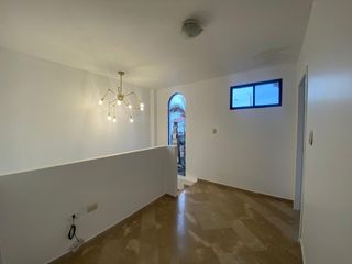 Foto 8 de CASA EN VENTA URB. VÍA AL SOL