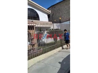 Foto 2 de Alquiler De Amplia Casa En Urb Club Grau//ID: 1144219