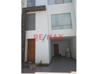Foto 3 de Alquiler De Triplex En Urb Quinta Ana Maria//ID:1144653