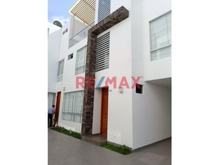 Foto 1 de Alquiler De Triplex En Urb Quinta Ana Maria//ID:1144653